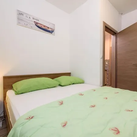 Tatinja A5-6 * Trogir