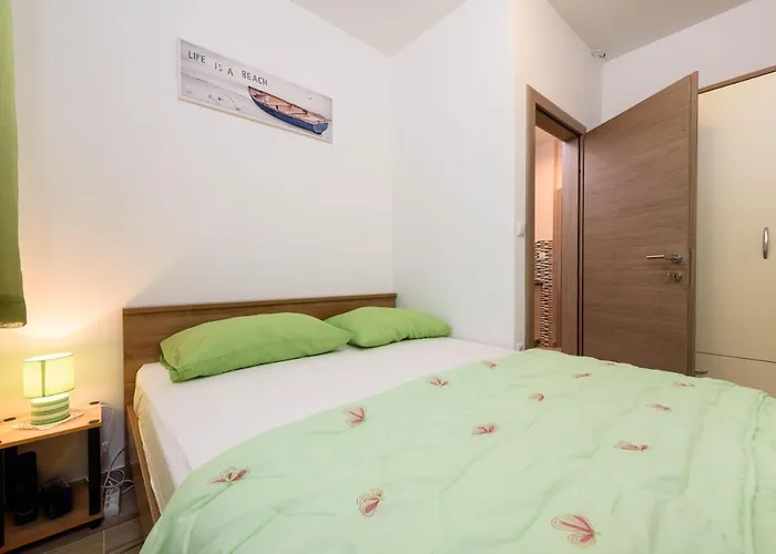 Tatinja A5-6 * Trogir